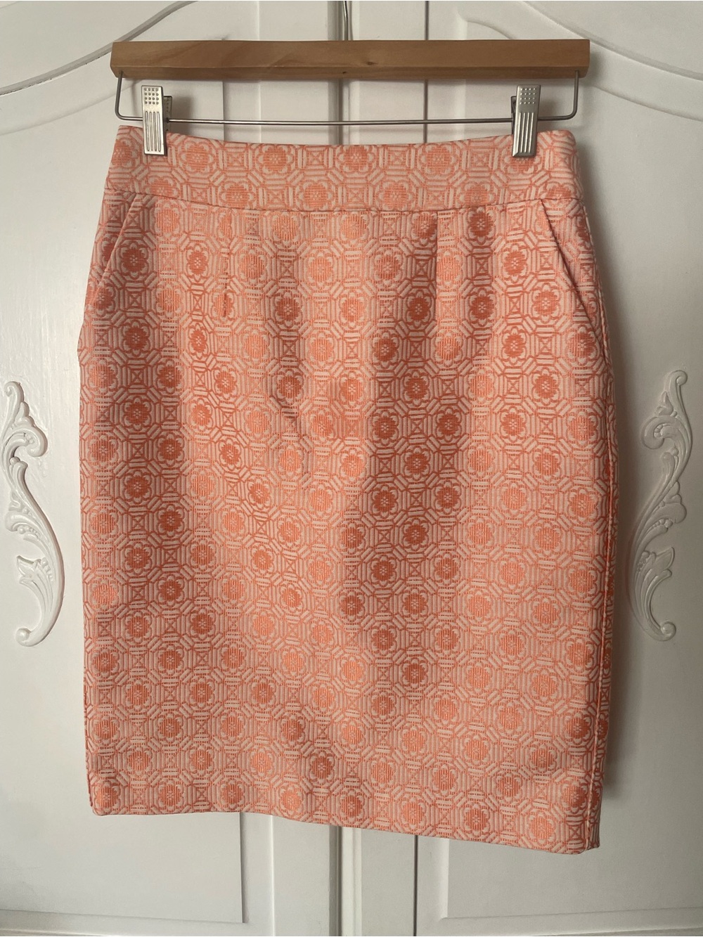 Banana Republic Coral Pattern Jacquard Pencil Skirt